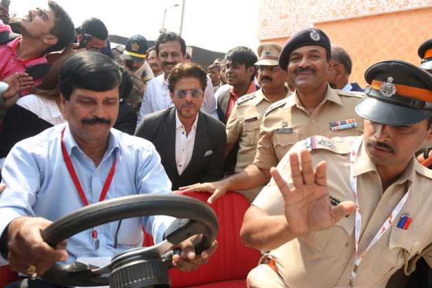 Shah Rukh Khan at the Media Entertainment Session 6