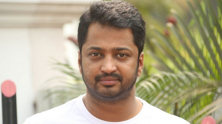 చరణ్ కు అన్నగా మరో హీరో..? 1 rajesh