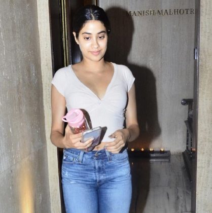 Jhanvi Kapoor New Pics 4