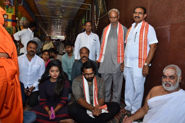 Tej I Love You Team at Vijayawada Kanaka Durga Temple Photos 3