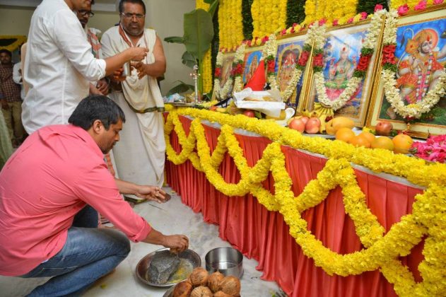 Victory Venkatesh Varun Tejs F2 Movie Launch Photos 18