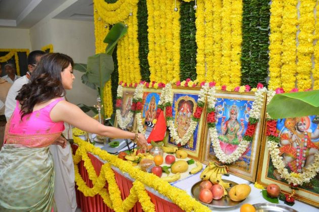 Victory Venkatesh Varun Tejs F2 Movie Launch Photos 8