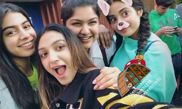 Janhvi, Khushi Bonding Big Time With Sister Anshula 1 jahnvi khsushi anshula in london