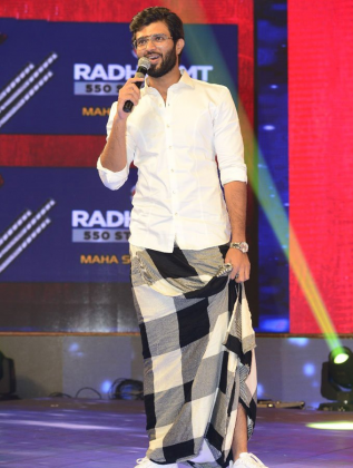 Geetha Govindam Movie Audio Launch Event 8