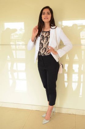 Simran Choudhary Stills3