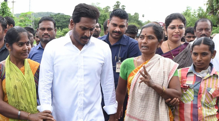 రైతు కుటుంబాలకు అండగా ఉంటా: కోటవురట్లలో జగన్ 1 10d