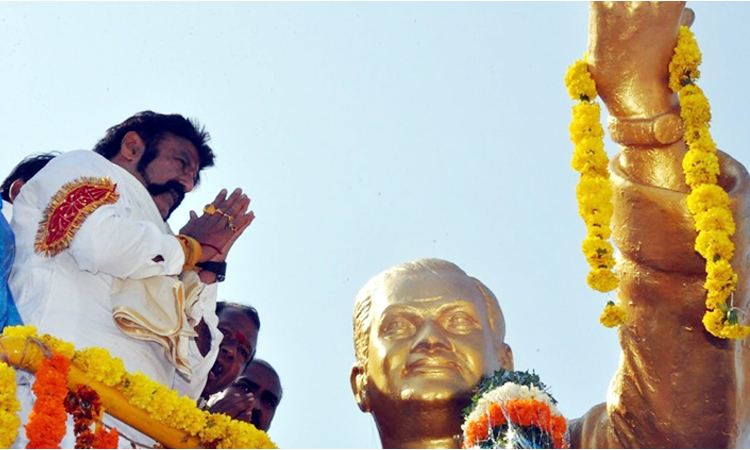 ఎన్టీఆర్ సొంత ఊరు నిమ్మకూరులో 'ఎన్టీఆర్' చిత్ర బృందం 1 3 2