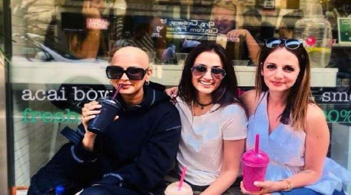 హీరోయిన్ ఏవరో గుర్తుపట్టారా? 1 4 3