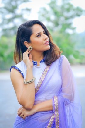 Anasuya Bharadwaj Looking Beautiful In Saree4
