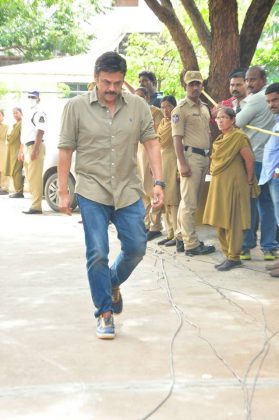 Celebs politicians arrive at Harikrishna residence 1