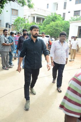 Celebs politicians arrive at Harikrishna residence 13