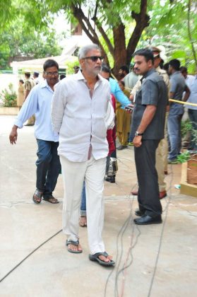 Celebs politicians arrive at Harikrishna residence 5