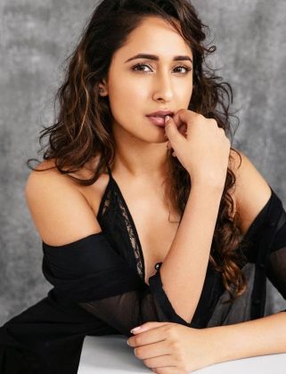 Pragya Jaiswal 3