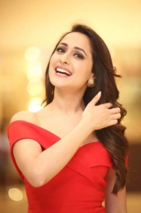 Pragya Jaiswal Photos 5