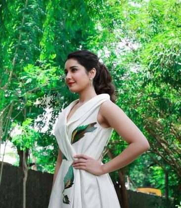 Raashi Khanna Latest Photos 12