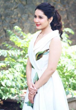 Raashi Khanna Latest Photos 13