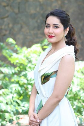 Raashi Khanna Latest Photos 4