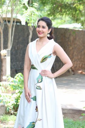 Raashi Khanna Latest Photos 5