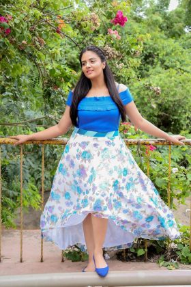 Sreemukhi Looking Beautiful bluee 1