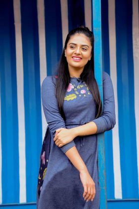 Sreemukhi Pics 4