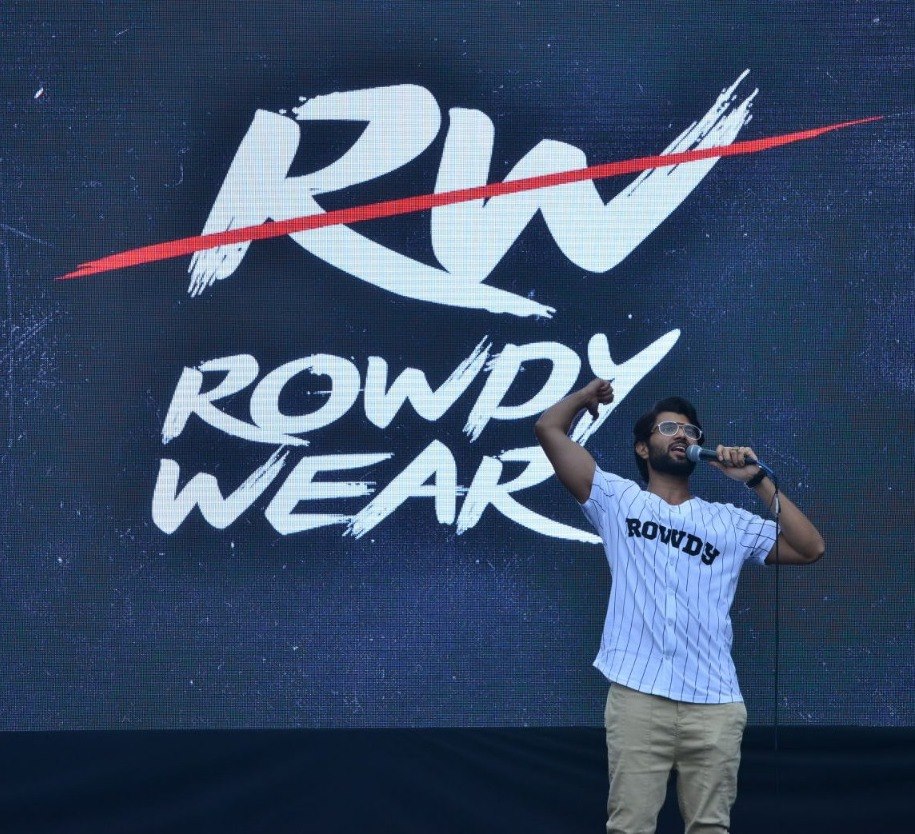Vijay Deverakonda Reverses The Trend 4 Vijay Deverakonda Rowday Wear launch