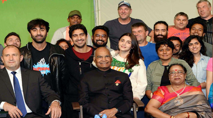 బ్రహ్మాస్త్ర సెట్స్లో రామ్నాథ్ కోవింద్ 1 11 4