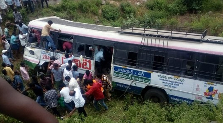 దేశ ఆర్టీసీ చరిత్రలోనే అతిపెద్ద ప్రమాదం 4 9e