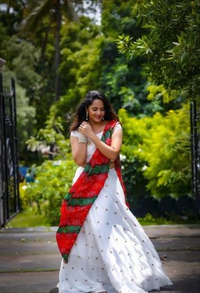 Anasuya Bharadwaj New Stills 14