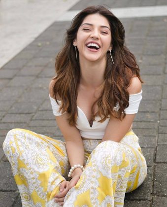 Mehrene Kaur Pirzada Cute Stills4