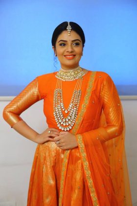 Sreemukhi Looking Beautiful In Lehenga 4
