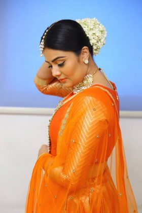 Sreemukhi Looking Beautiful In Lehenga 7