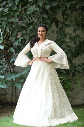 Sreemukhi Photos 7