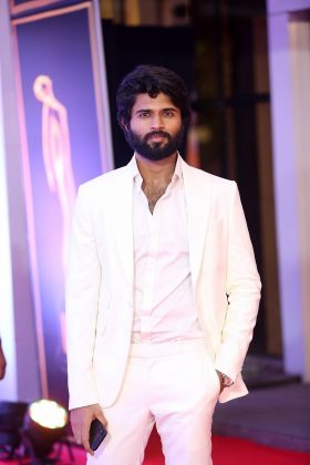 Vijay Deverakonda At Mirchi Music Awards South 6