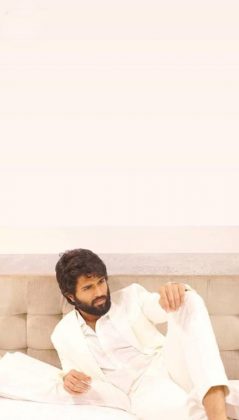 Vijay Deverakonda At Mirchi Music Awards South 8