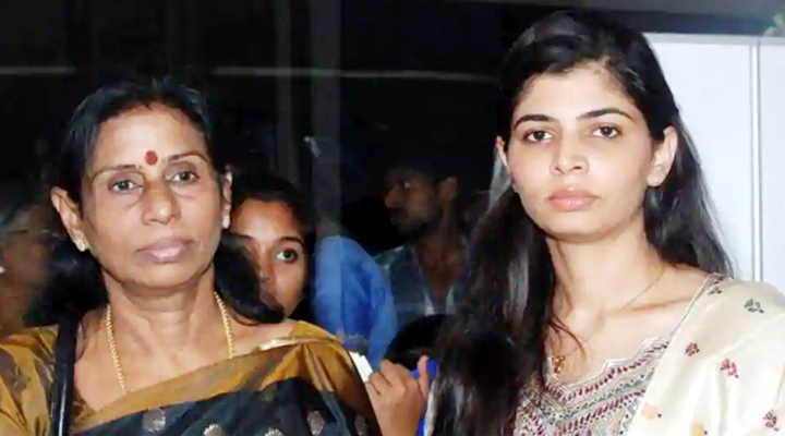 మా అమ్మకు ఫోన్ చేయకండి: చిన్మయి 1 4 10