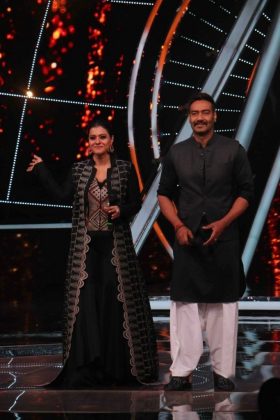 Ajay Devgn And Kajol At Indian Idol 10 1