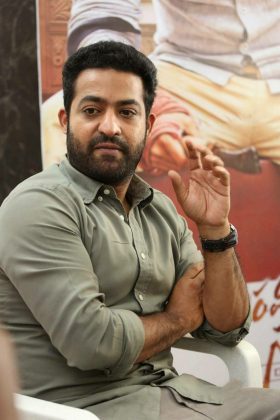 Jr NTR Interview Stills Aravindha Sametha 9