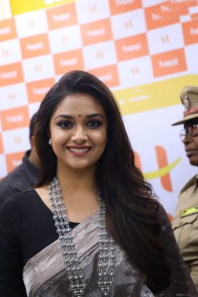 Keerthi Suresh Launch Happi Mobiles At Guntur 11