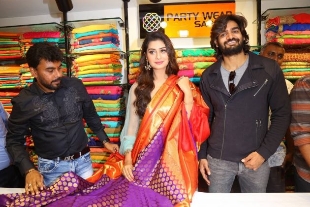 Payal Kartikeya And Kaushal At KLM 8th Fashion Mall Suchitra 15