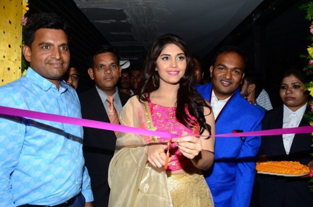 Surabhi Launches Swadesh Restaurant 1