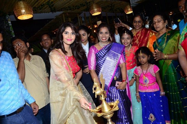 Surabhi Launches Swadesh Restaurant 6