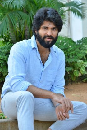 Vijay Devarakonda Interview Stills NOTA 17