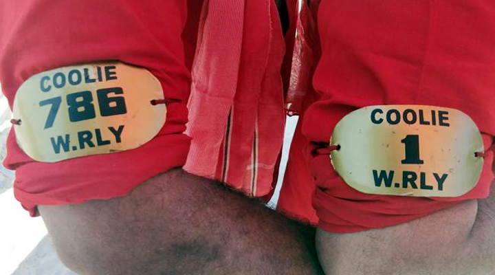 కూలీగా స్టార్ హీరోలు! 1 7 1