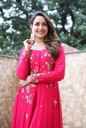 Pragya Jaiswal Latest Images 5