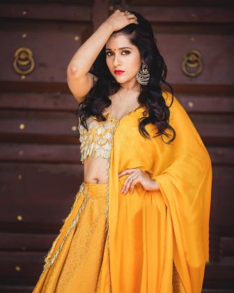 Rashmi Gautam Looks Stunning In Yellow 4