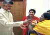 బేబీని అభినందించిన చంద్రబాబు