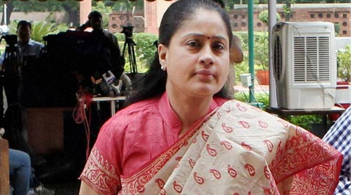 ఇలాంటి దారుణాలు ఇంకెన్నిచూడాలో: విజయశాంతి 1 15 4