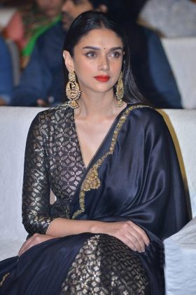 Aditi Rao Hydari At Antariksham 9000 KMPH Pre Release 12