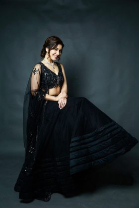 Raashi Khanna In Black 12
