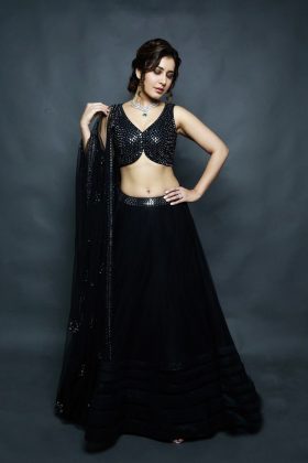 Raashi Khanna In Black 2